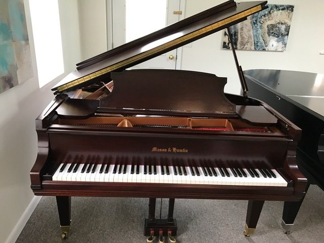 1931-maon-hamlin-a-grand-piano